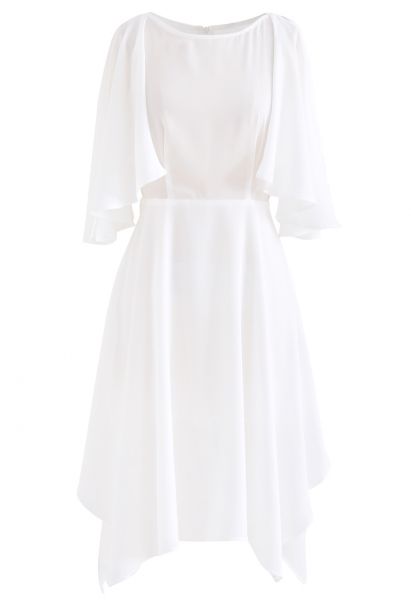 Robe mi-longue asymétrique à épaules dénudées en blanc