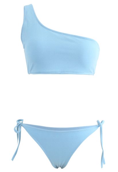 Ensemble de bikini taille basse à une épaule noué sur le côté en bleu