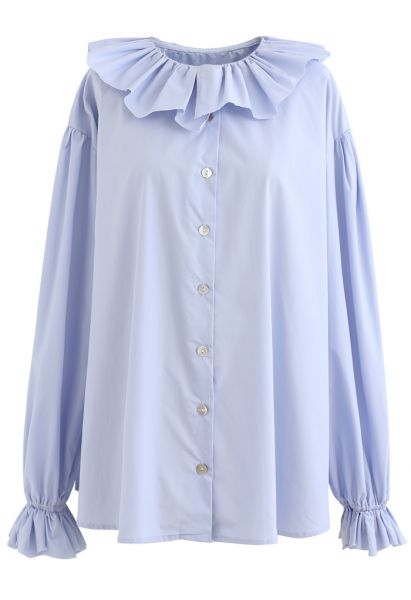 Chemise ample boutonnée à col volanté en bleu