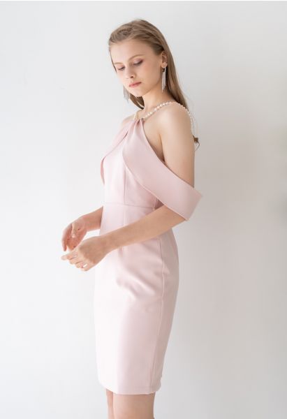 Robe droite à épaules dénudées et bretelles en rose