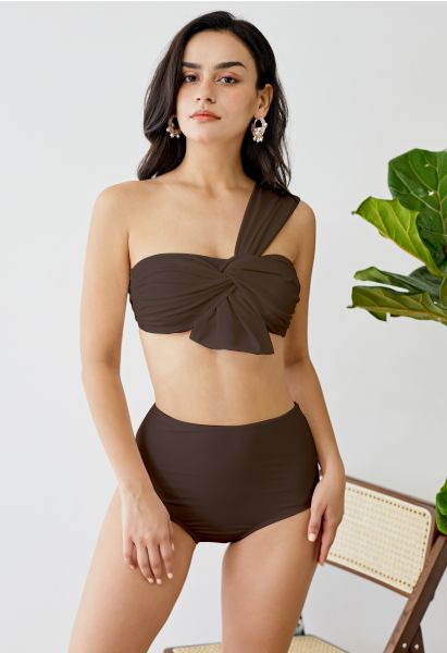 Ensemble de bikini à une épaule Sweet Knot en marron