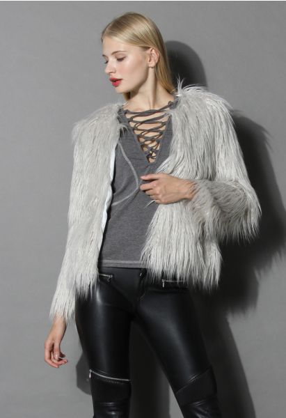 Mon Manteau Chic en Fourrure Argent