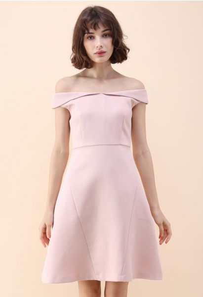 Fond de simplicité robe asymétrique