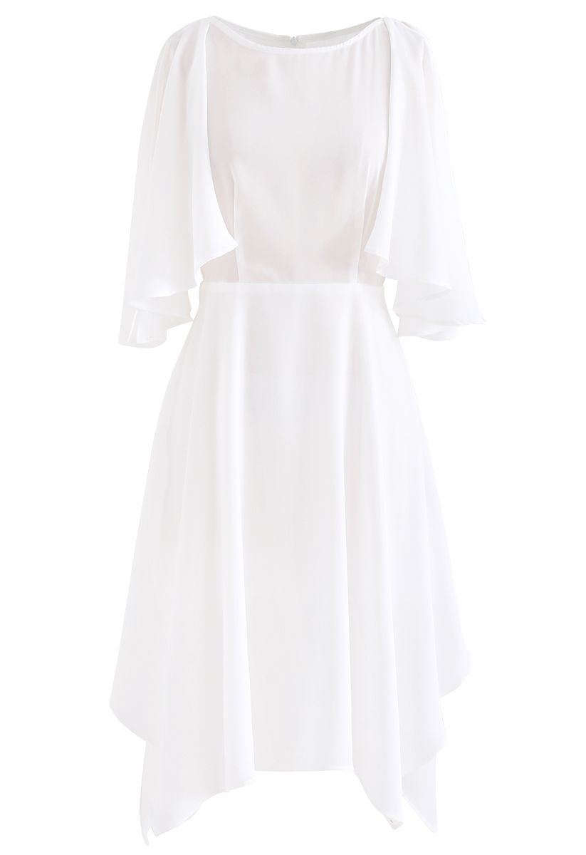 Robe mi-longue asymétrique à épaules dénudées en blanc