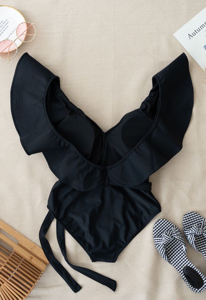 Maillot de bain une pièce à volants et col en V plongeant en noir