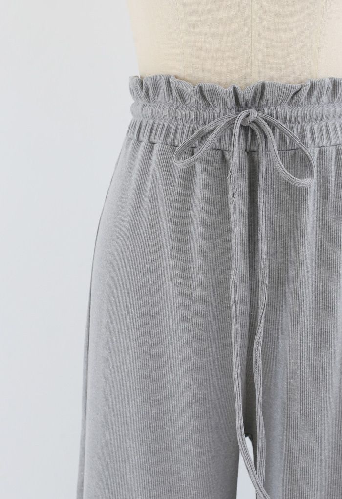 Pantalon de yoga côtelé à taille paper-bag avec cordon de serrage en gris