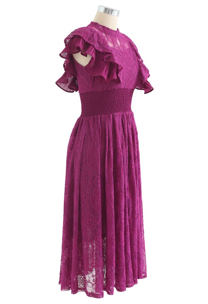 Robe mi-longue en dentelle à volants et sans manches en magenta