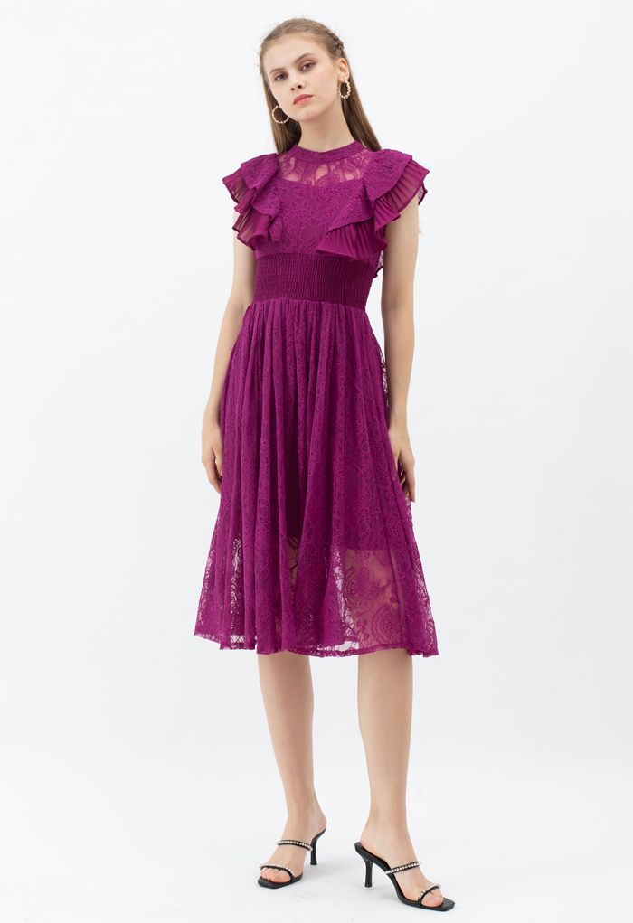 Robe mi-longue en dentelle à volants et sans manches en magenta