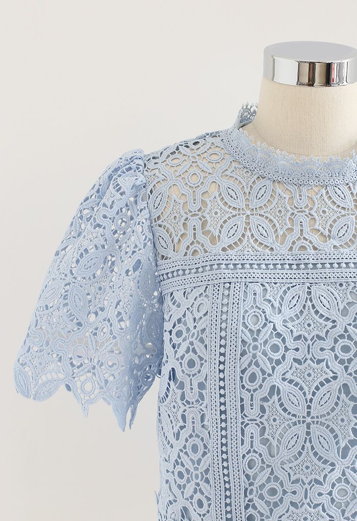 Crop Top Fleur 3D en Crochet en Bleu