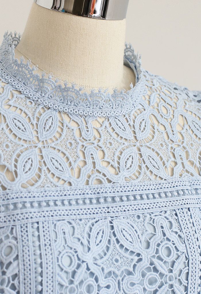 Crop Top Fleur 3D en Crochet en Bleu