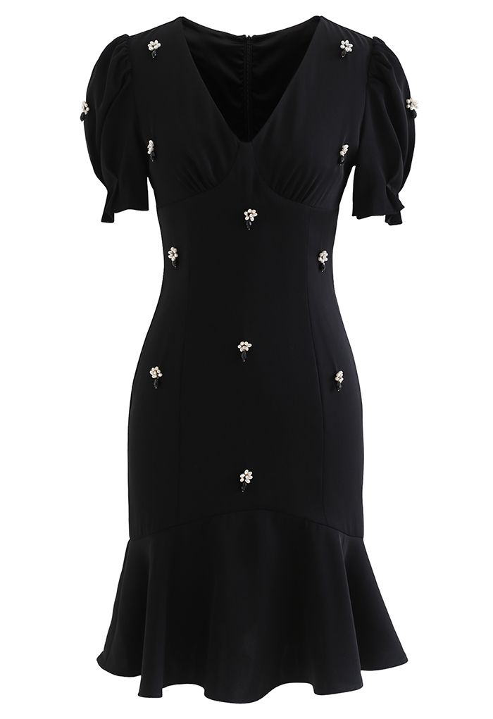 Robe à volants ornée de cristaux en noir