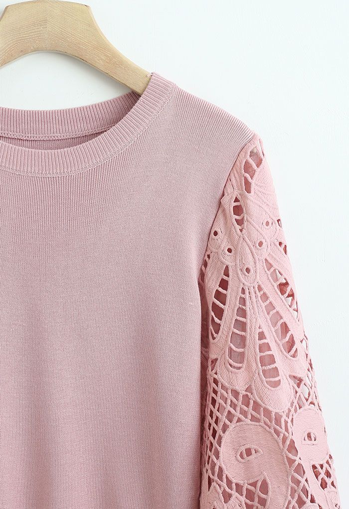 Haut en tricot à manches crochet baroque en rose