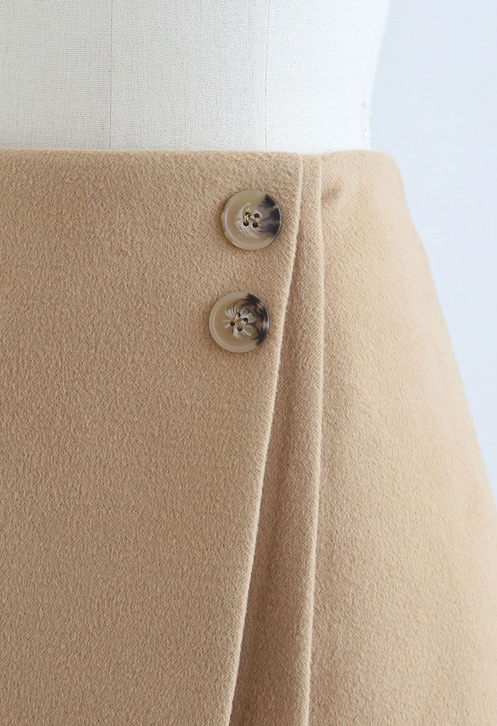 Mini-jupe en laine mélangée à double rabat en fauve