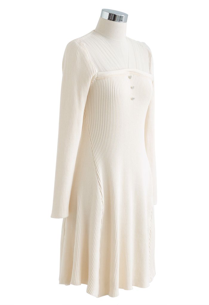 Robe mi-longue en maille froncée à col en V en crème