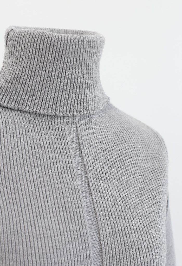 Pull en maille côtelée à col roulé gris