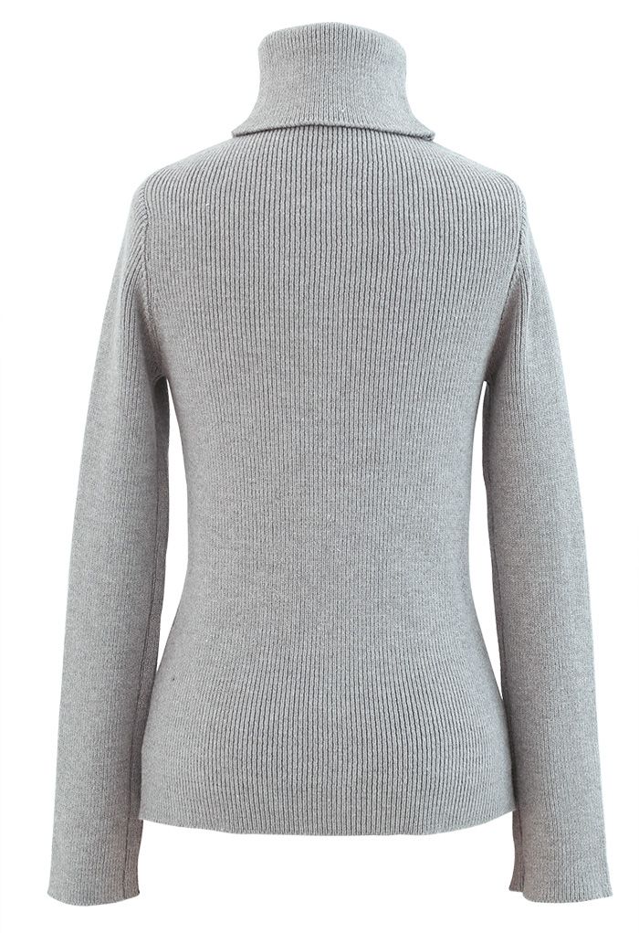 Pull en maille côtelée à col roulé gris