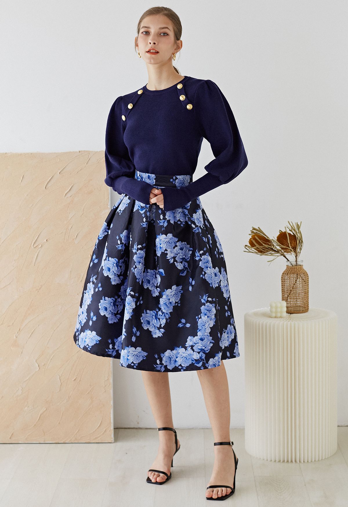 Jupe mi-longue plissée en jacquard pivoine bleue Midnight Blossom