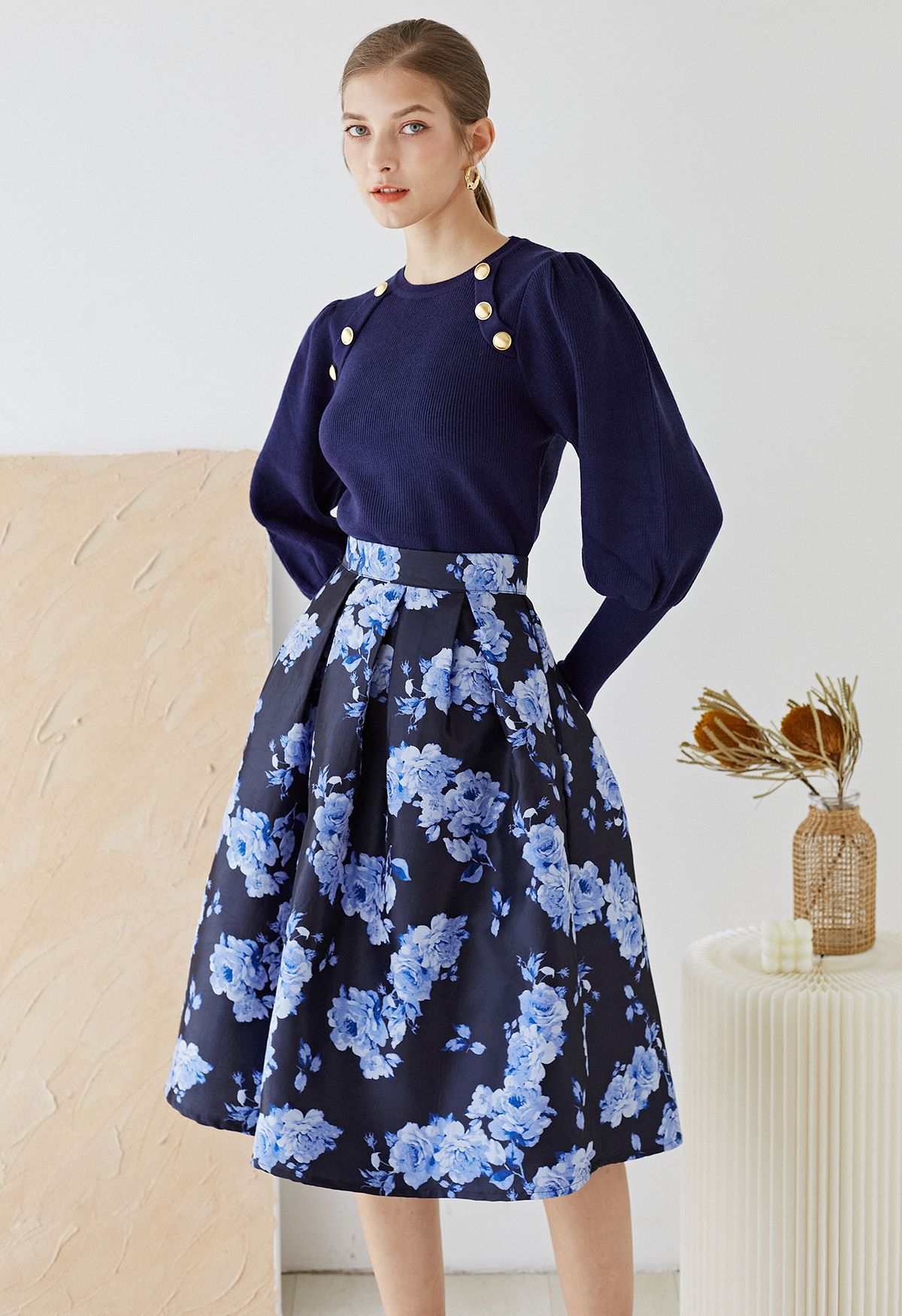 Jupe mi-longue plissée en jacquard pivoine bleue Midnight Blossom