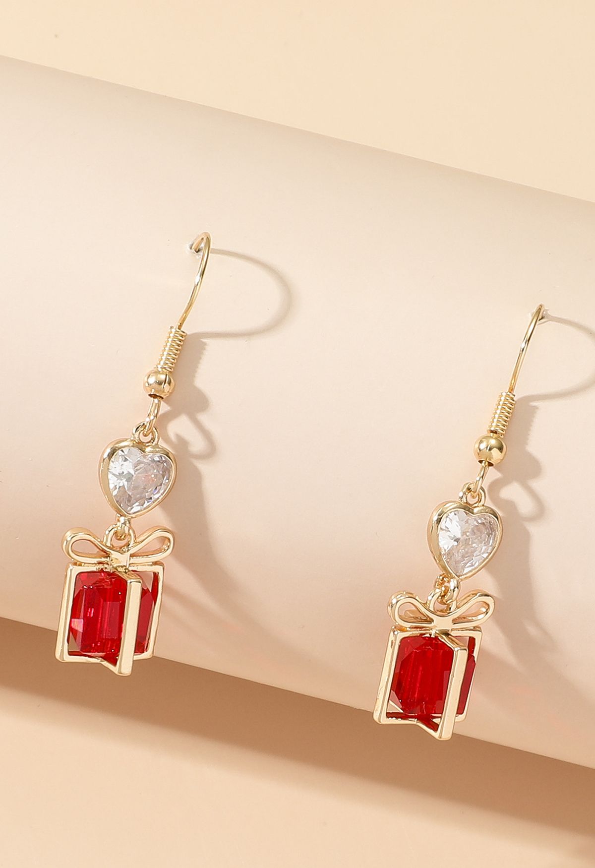 Boucles d'oreilles boîte-cadeau en cristal rouge avec garniture dorée