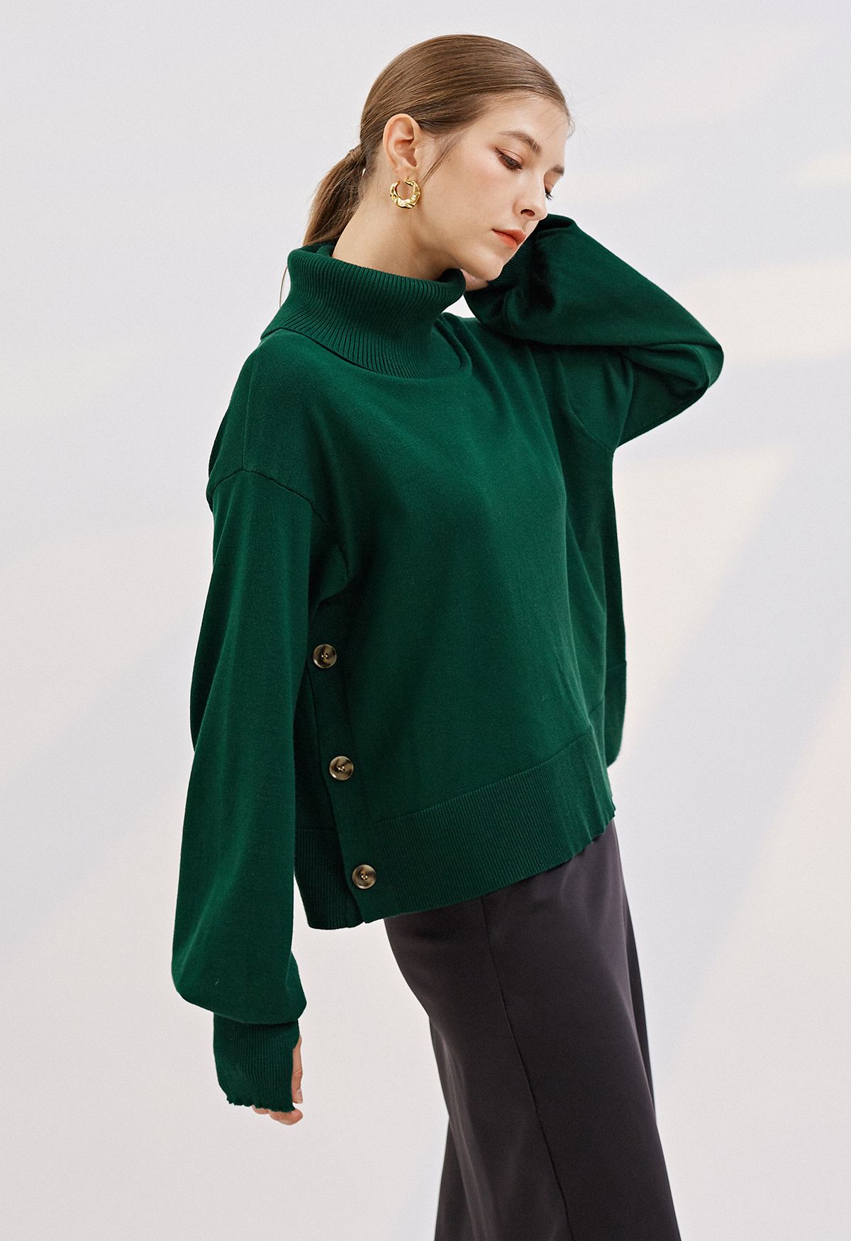 Haut en Tricot Slouchy à Col Roulé et Boutons Latéraux en Vert Foncé