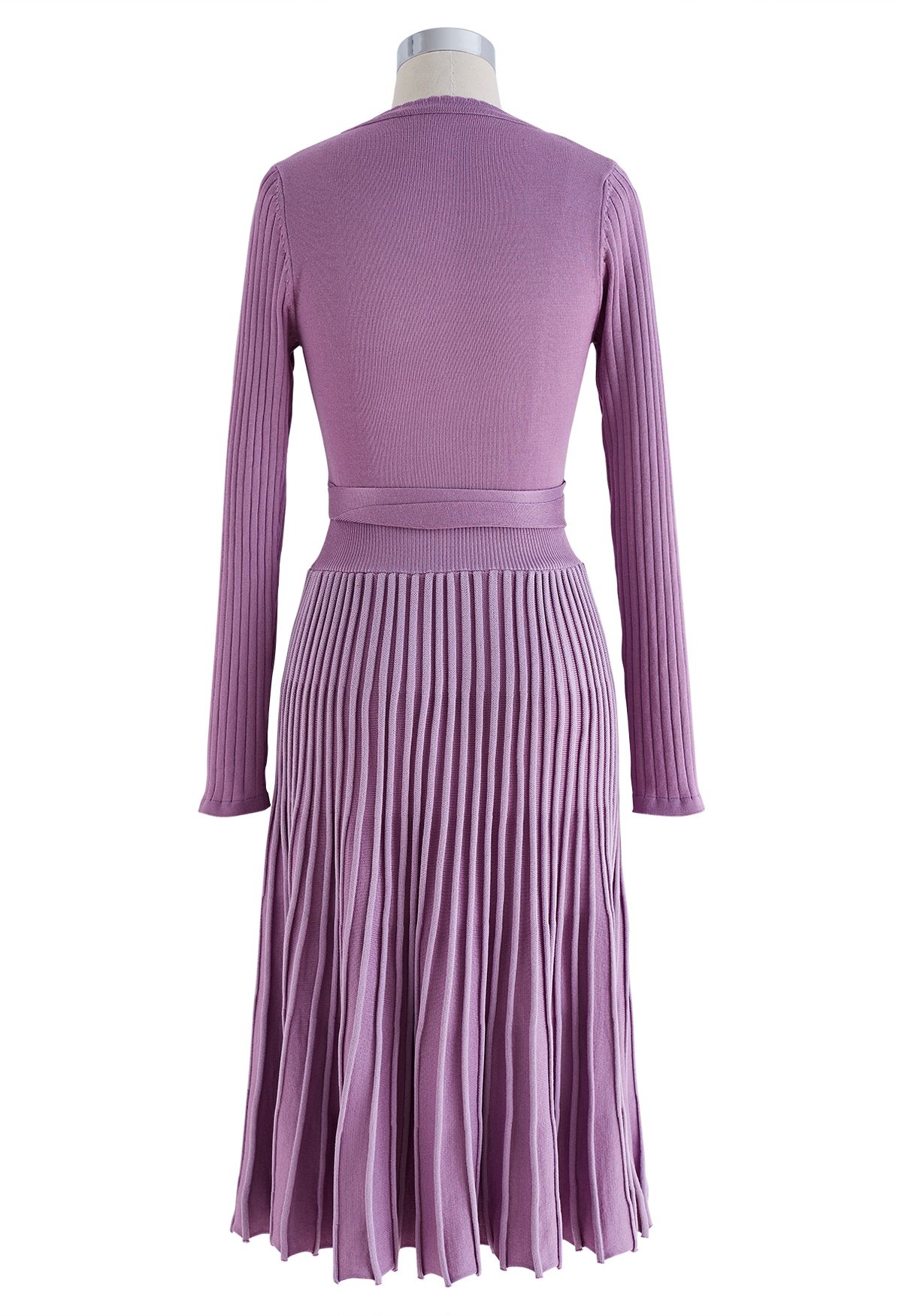 Embrassez une robe tricotée souple en lilas