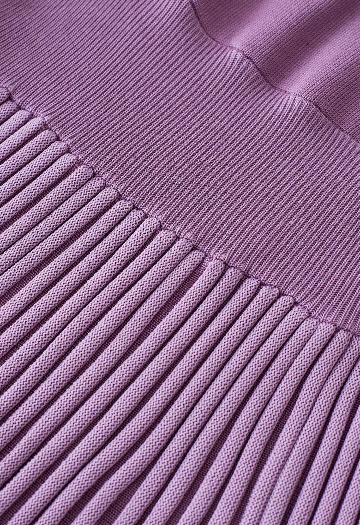 Embrassez une robe tricotée souple en lilas