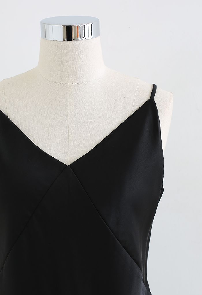 Débardeur camisole en satin à col en V en noir