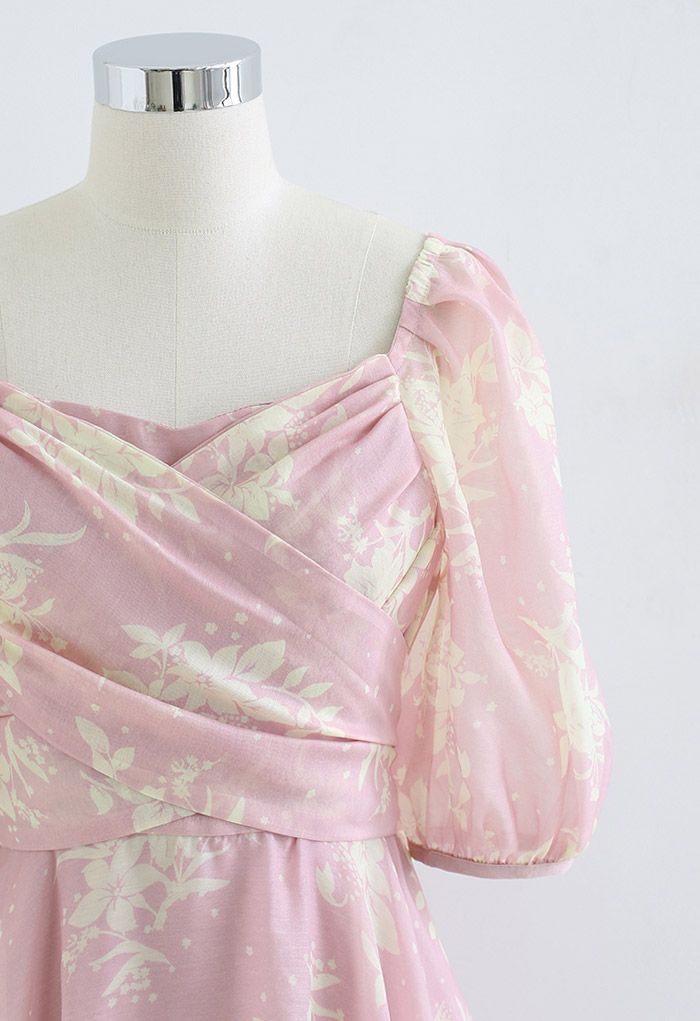 Robe fleurie rose à nouer dans le dos