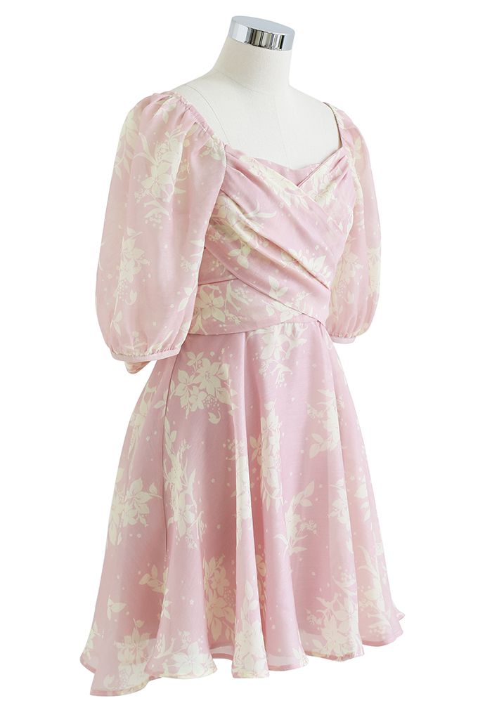 Robe fleurie rose à nouer dans le dos