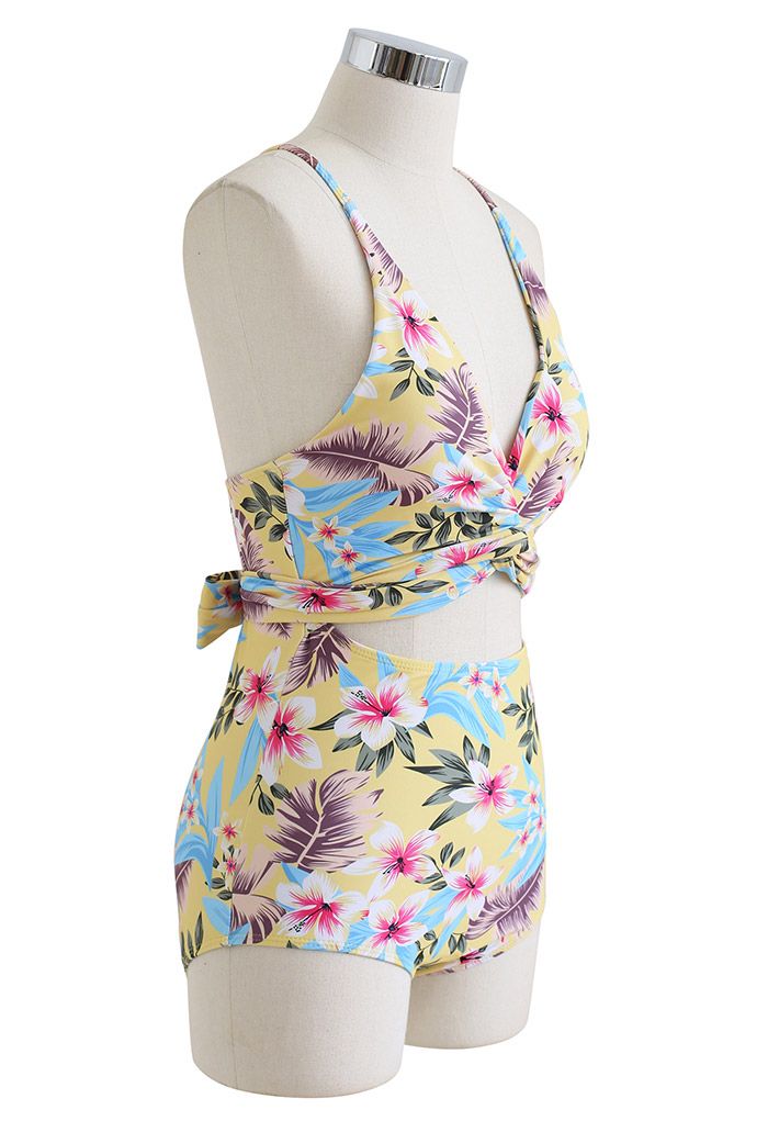 Maillot de bain à imprimé floral croisé sur le devant