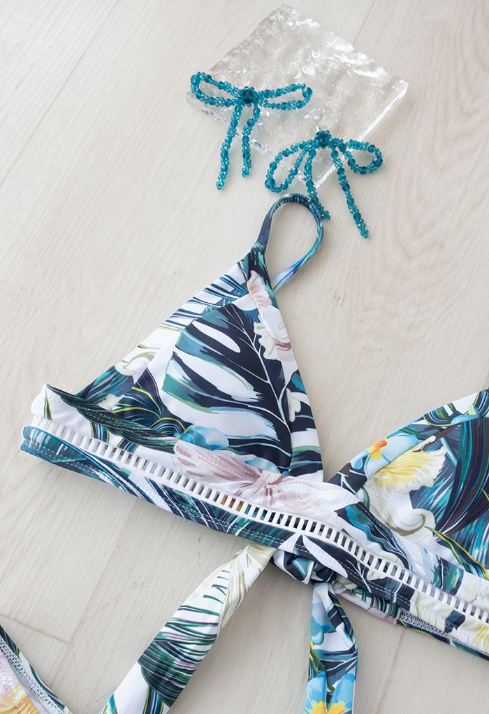 Ensemble de bikini noué au dos à feuilles tropicales