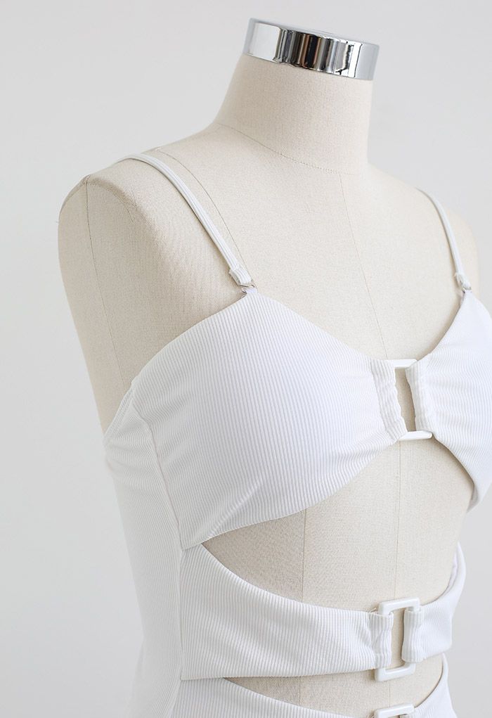 Maillot de bain blanc côtelé à découpe et boucle