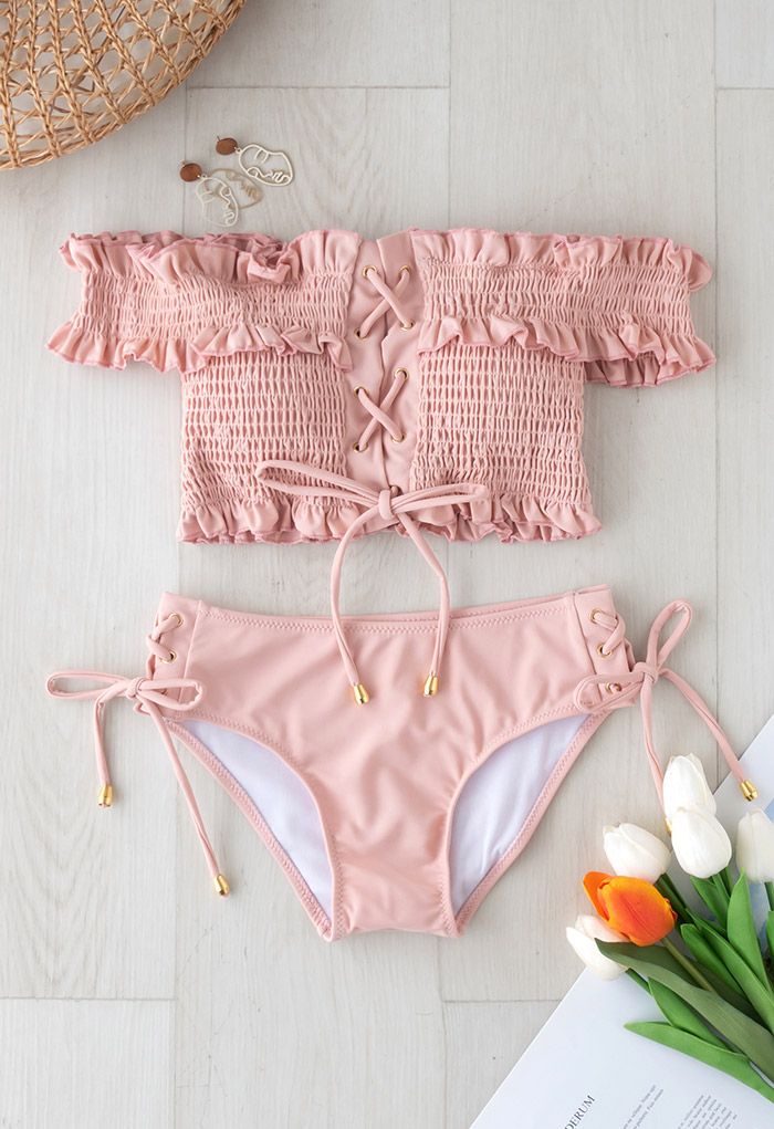 Ensemble de bikini à épaules dénudées et volants à lacets en rose