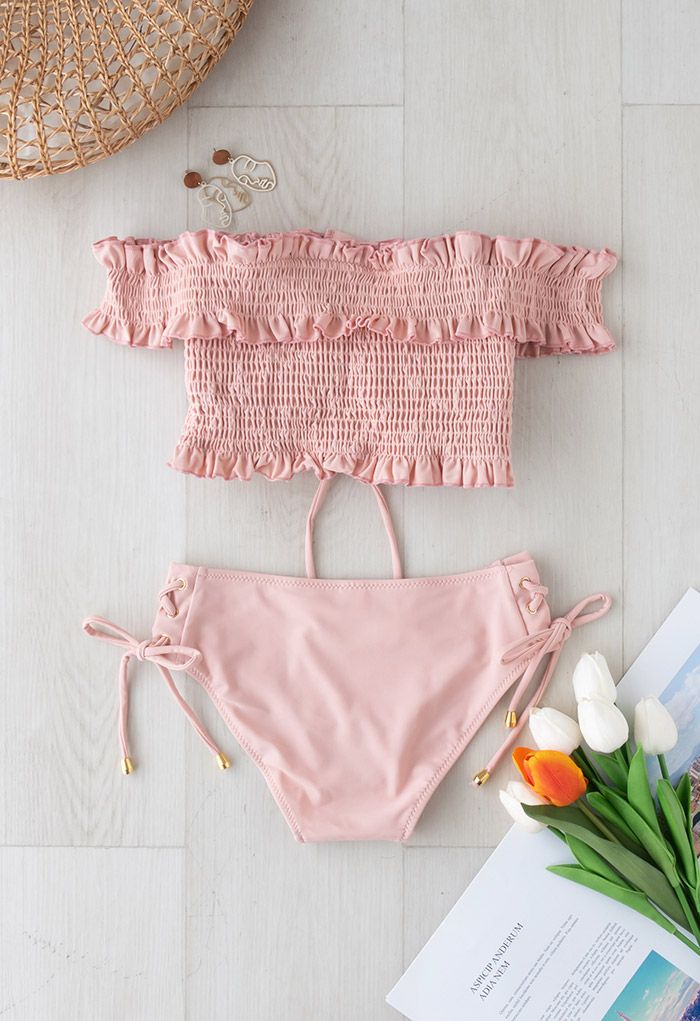 Ensemble de bikini à épaules dénudées et volants à lacets en rose