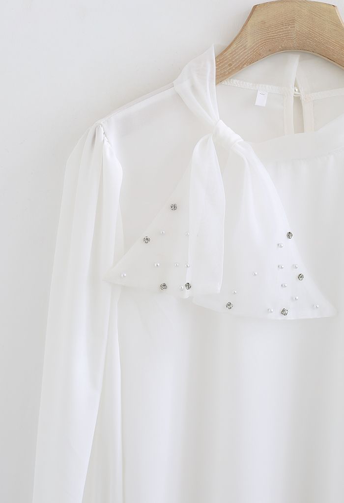 Chemise en Satin Nœud Papillon en Maille Nacrée en Blanc