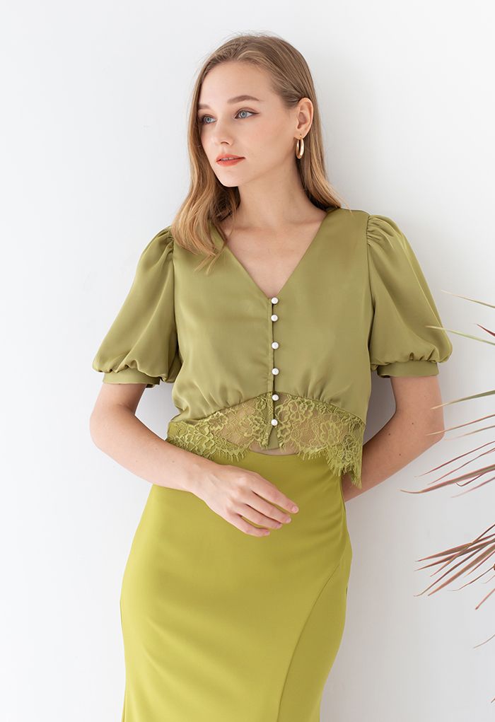 Top taille haute en dentelle à col en V en satin olive