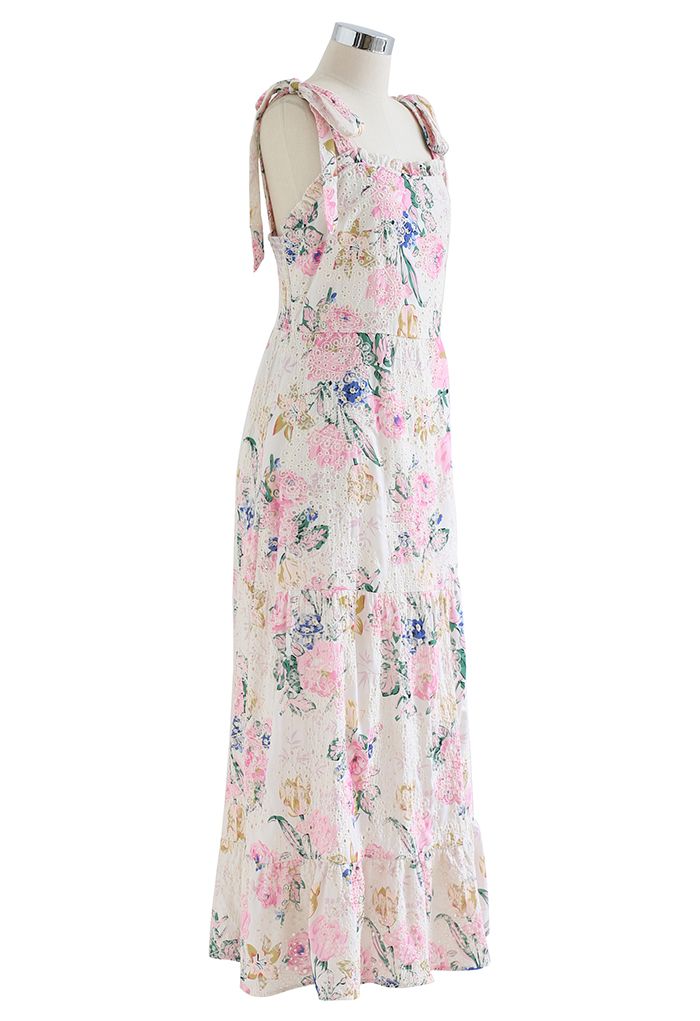 Robe longue rose à œillets brodés de fleurs et bretelles à nouer