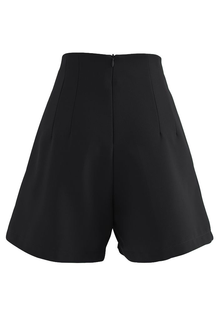 Short plissé à taille cousue en noir