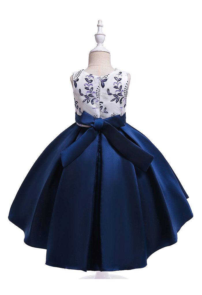 Robe de princesse Hi-Lo brodée avec nœud papillon en bleu marine pour enfants