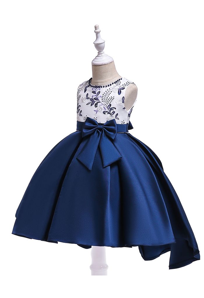 Robe de princesse Hi-Lo brodée avec nœud papillon en bleu marine pour enfants