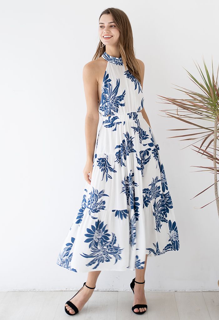 Robe dos nu indigo à fleurs et découpes