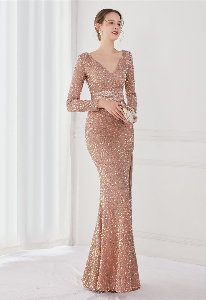 Robe à sequins fendus sur les côtés et encolure en V en champagne