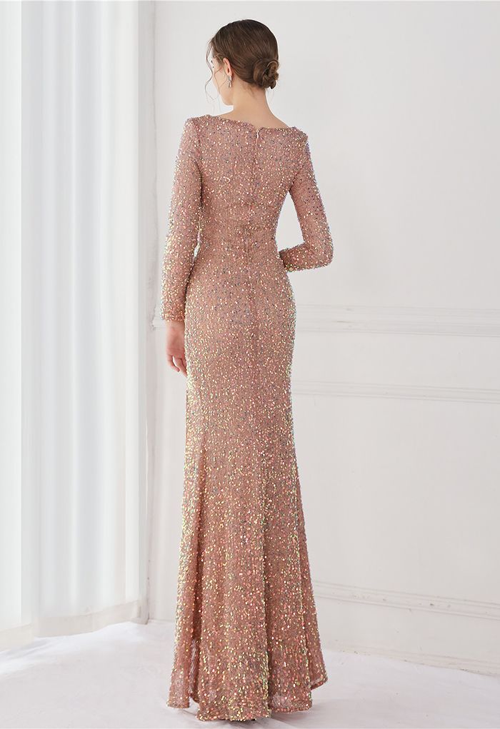 Robe à sequins fendus sur les côtés et encolure en V en champagne