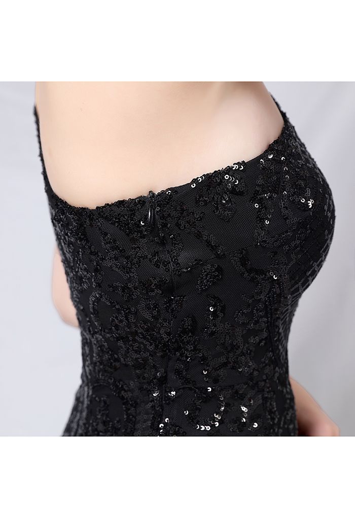 Robe en maille à sequins et treillis floral à une épaule en noir