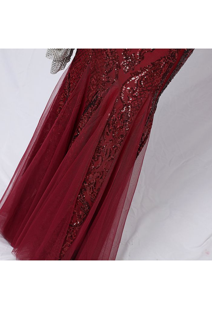 Robe en tulle à sequins et treillis floral à une épaule en bordeaux