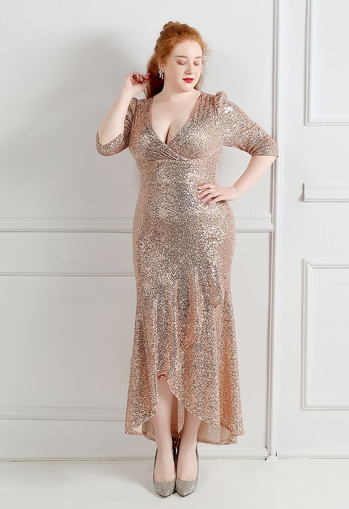 Robe à sequins à volants et manches coudées en champagne