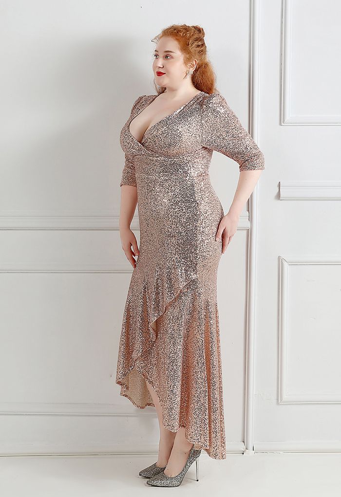 Robe à sequins à volants et manches coudées en champagne