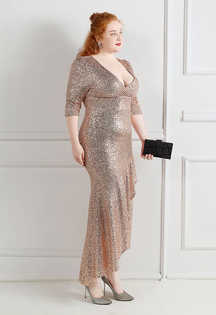 Robe à sequins à volants et manches coudées en champagne