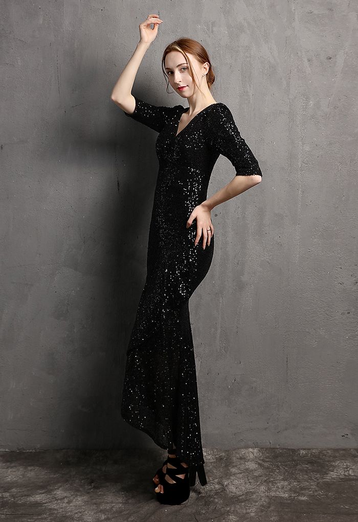 Robe à sequins à volants et manches coudées en noir