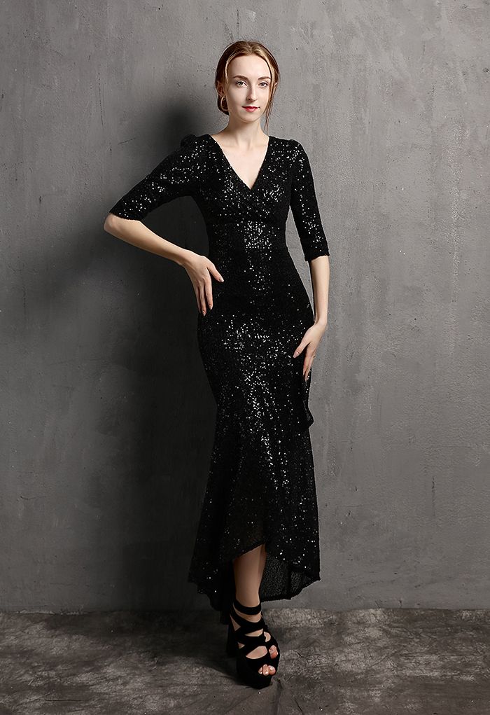 Robe à sequins à volants et manches coudées en noir